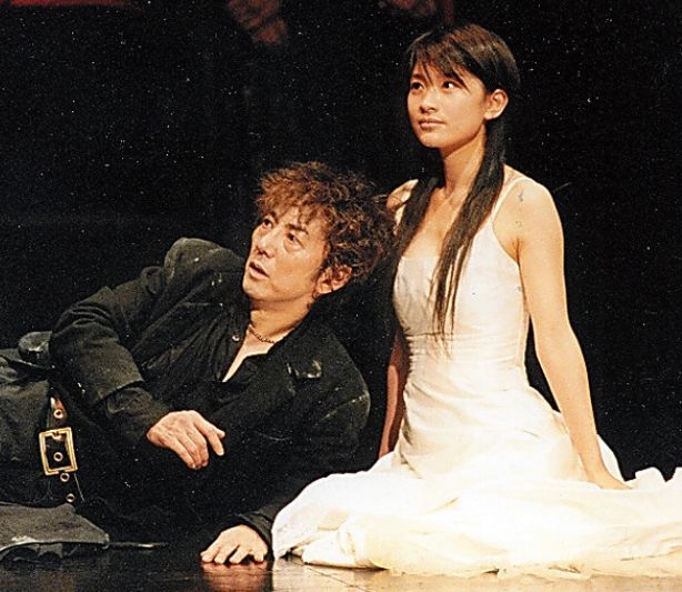 篠原涼子と旦那の市村正親２人が結婚するきっかけとなった舞台「ハムレット」